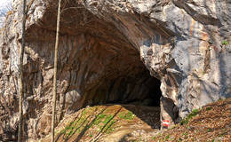 Eingang zur Drachenhöhle